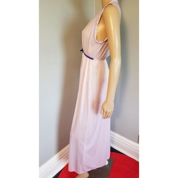70s Vintage Glencraft Lavender Column Gown with a V-neck....down to there - M - Picture 3 of 7